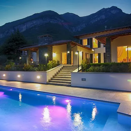 Villa Mirage